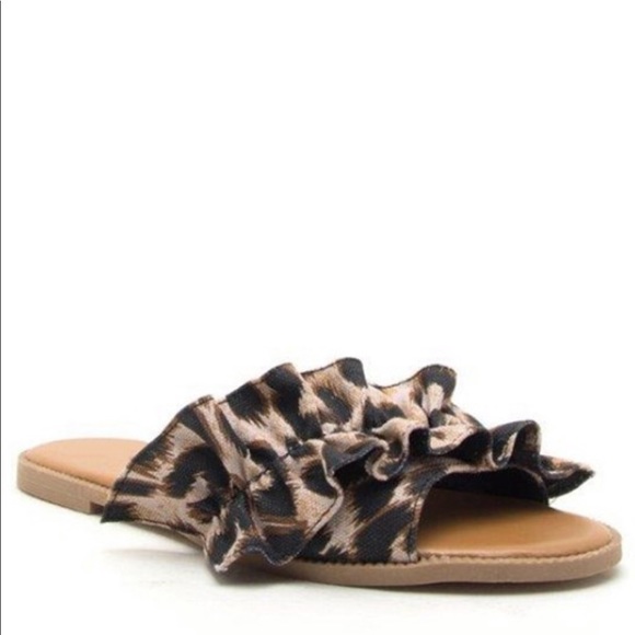 ✨RESTOCKED ✨Camel leopard canvas slides - Picture 2 of 2